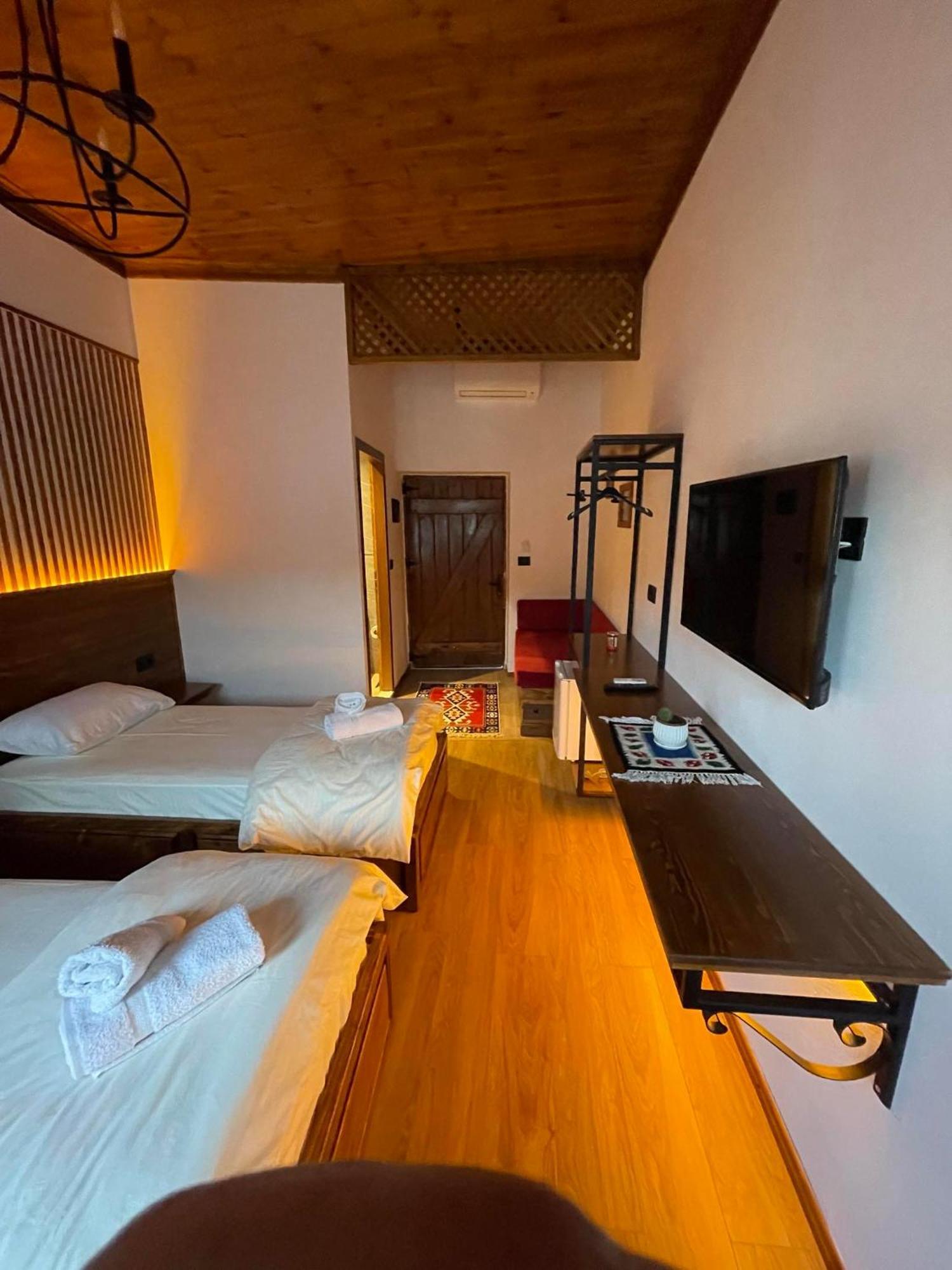 Grey Stone Hotell Gjirokastër Exteriör bild