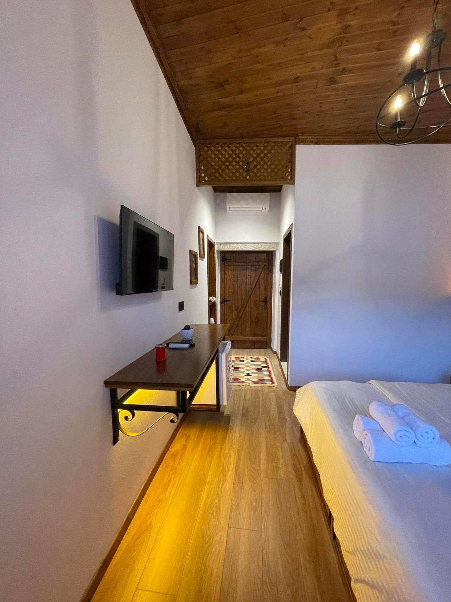 Grey Stone Hotell Gjirokastër Exteriör bild