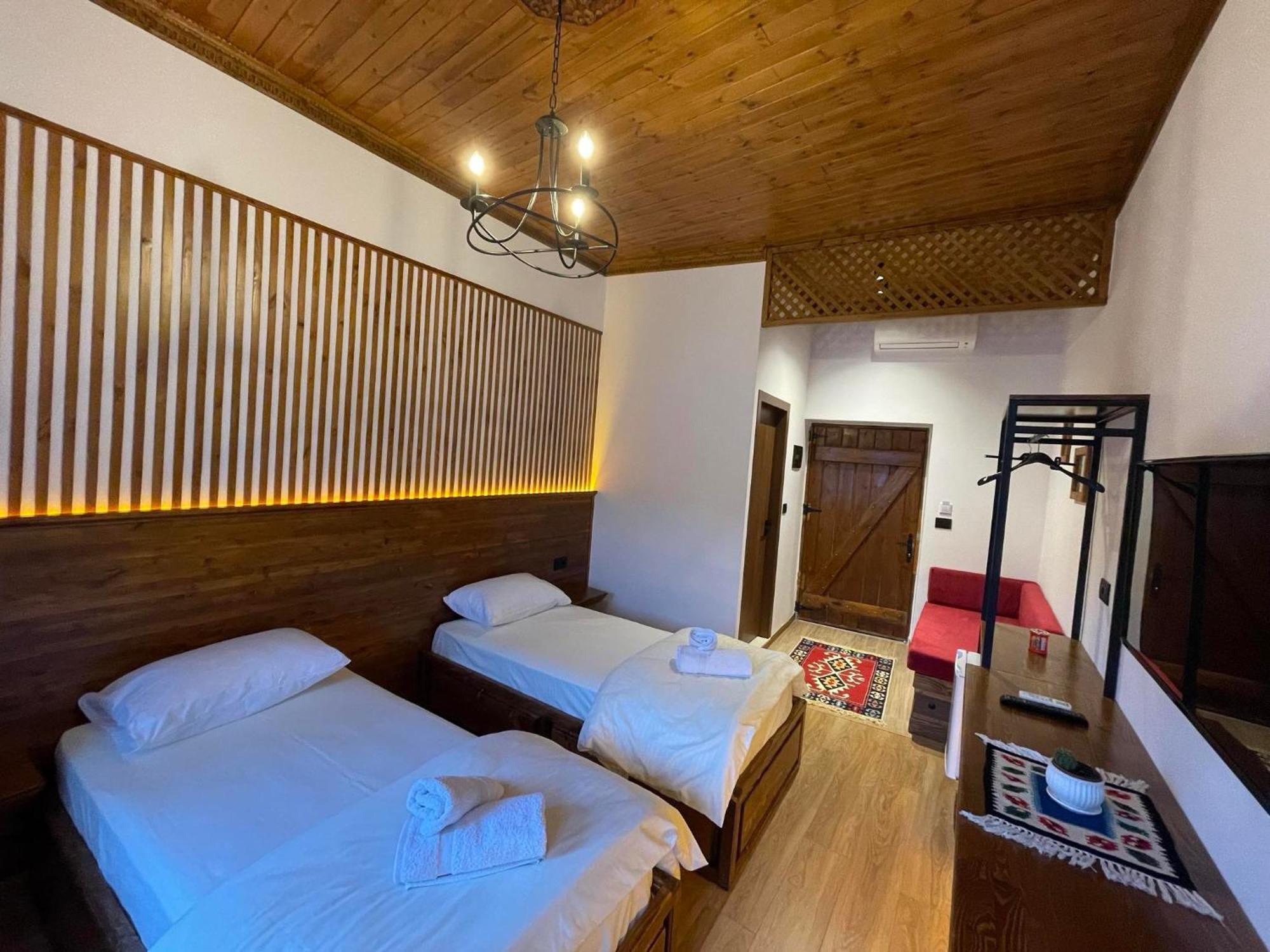 Grey Stone Hotell Gjirokastër Exteriör bild