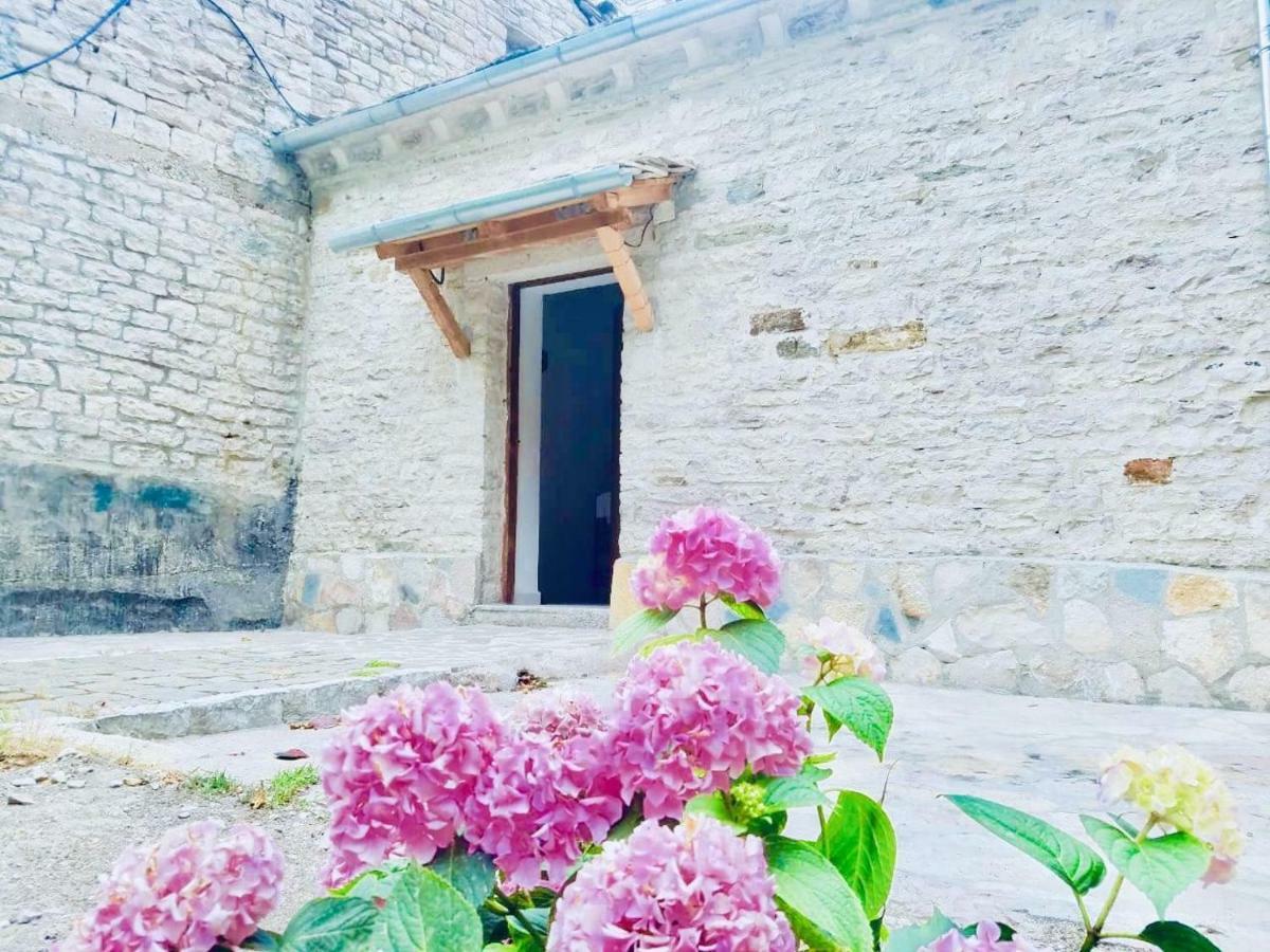 Grey Stone Hotell Gjirokastër Exteriör bild